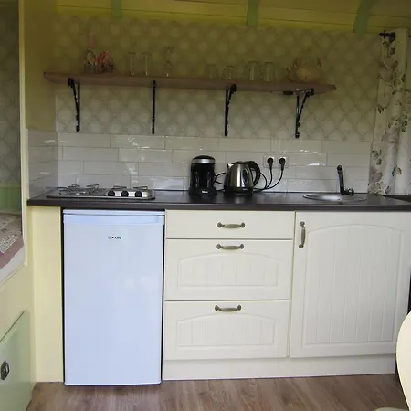 בית הארחה Pipowagen Minicamping De Linde