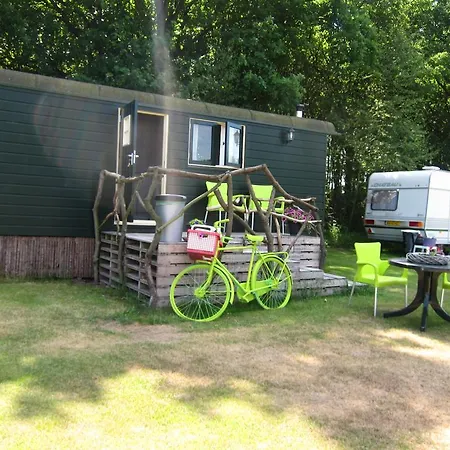 Pipowagen Minicamping De Linde בית הארחה