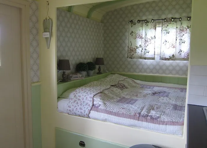 Guest house Pipowagen Minicamping De Linde *