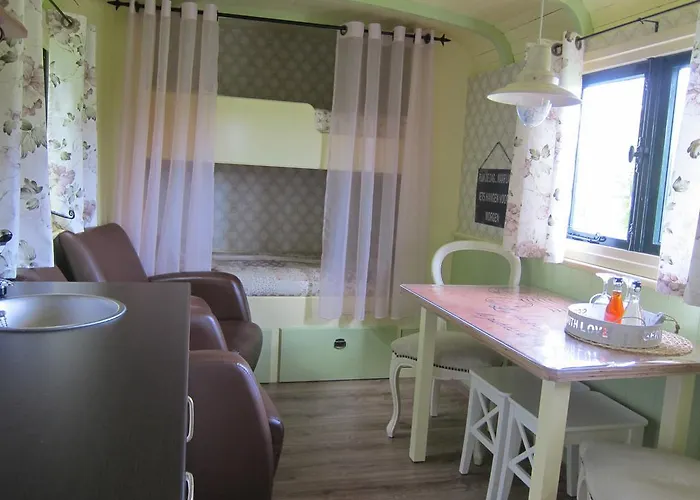 Pipowagen Minicamping De Linde * Merselo