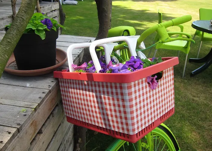 Guest house Pipowagen Minicamping De Linde