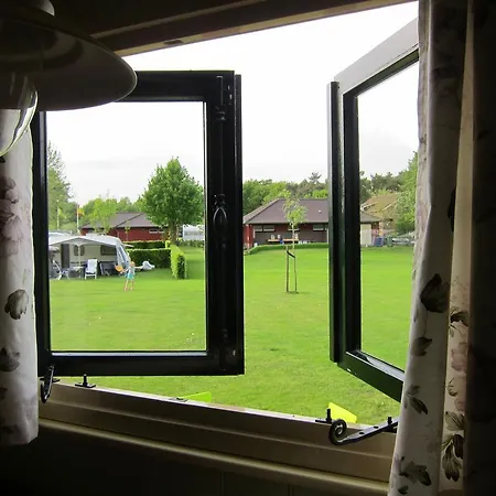 Pipowagen Minicamping De Linde 게스트하우스